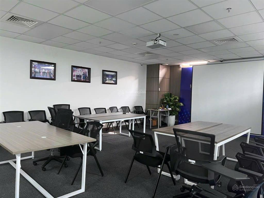 Cho thuê văn phòng 96m2 n02t3 ngoại giao đoàn view đẹp, giá tốt nhất khu vực