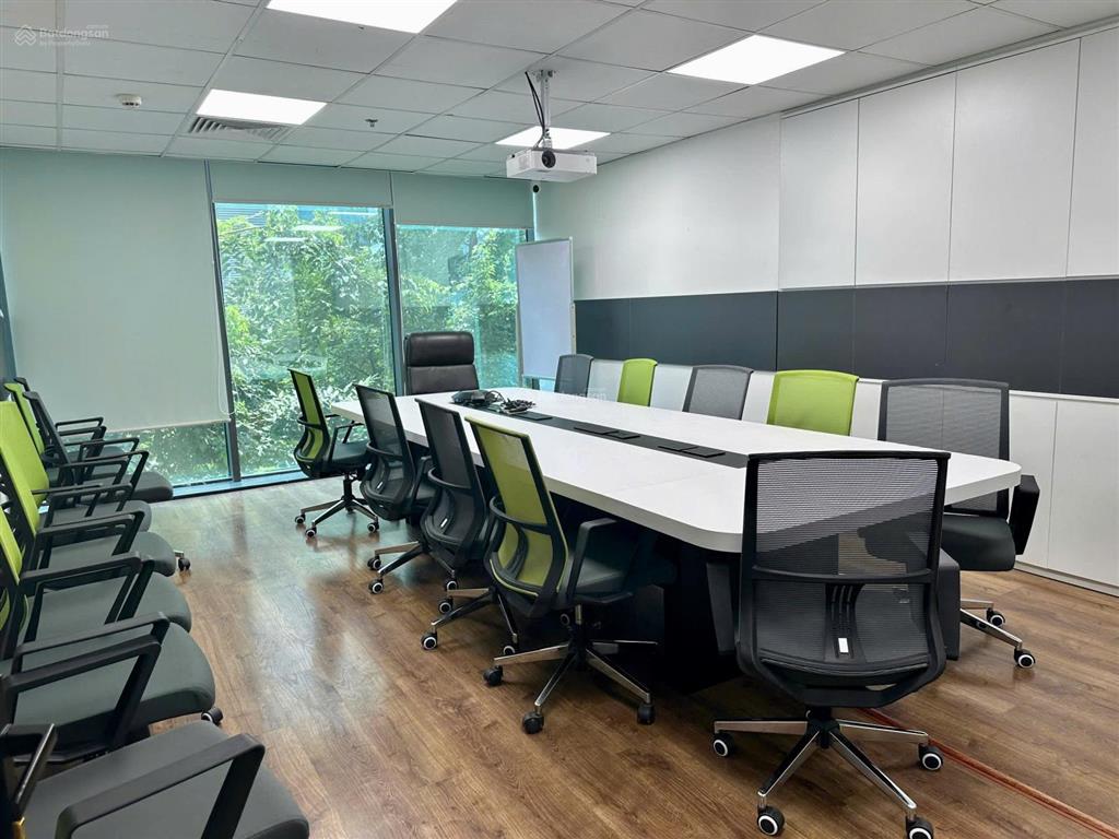 Cho thuê văn phòng 300m² ngoại giao đoàn sẵn nội thất vào làm ngay
