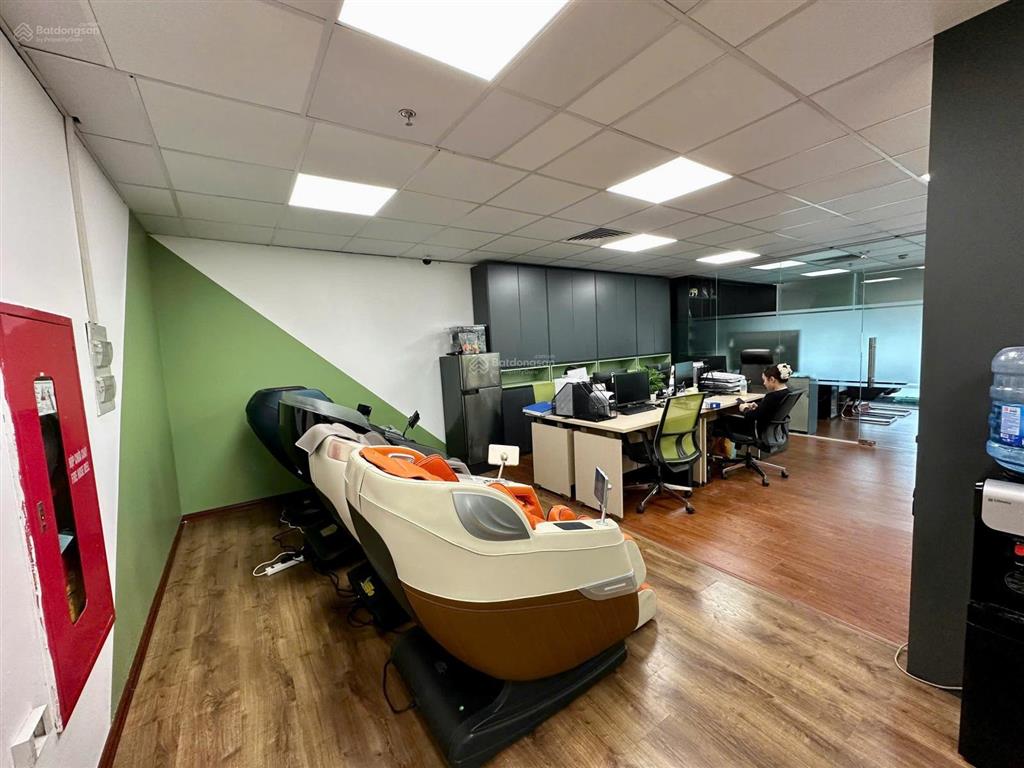 Cho thuê văn phòng 300m² ngoại giao đoàn sẵn nội thất vào làm ngay