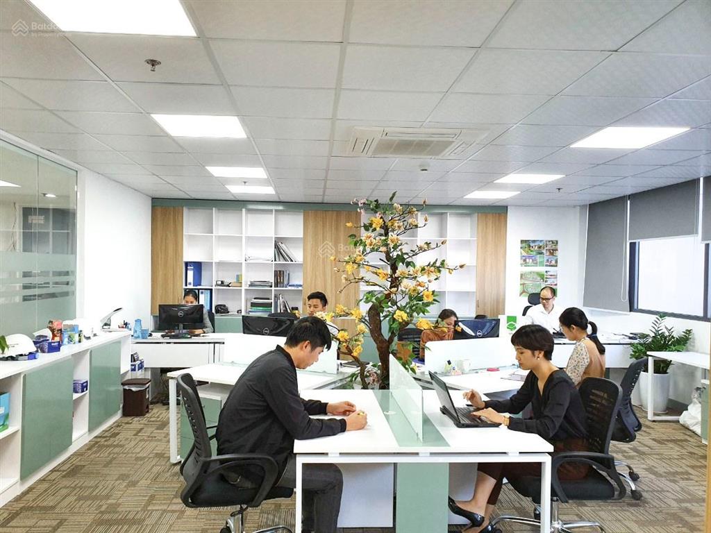Cho thuê văn phòng 96m2 ngoại giao đoàn view đẹp, giá tốt nhất khu vực