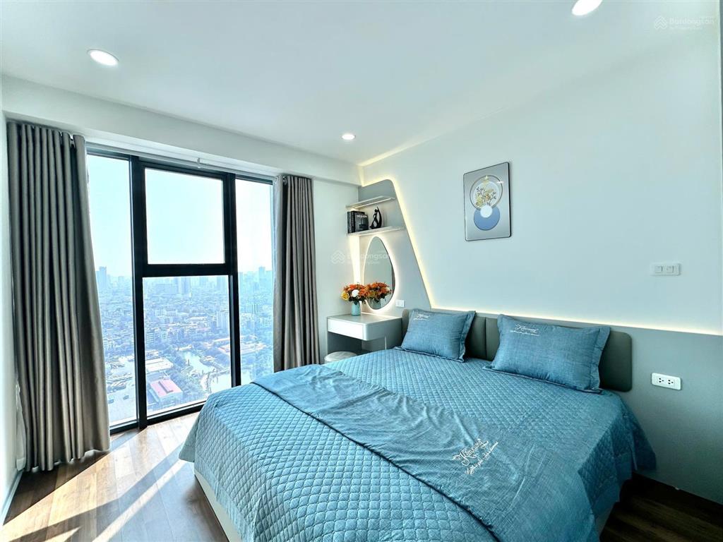 Tôi chính chủ cần bán căn 100m2  3pn, giá 7.9 tỷ, sổ đỏ, full nội thất tại goldmark  0363 890 ***