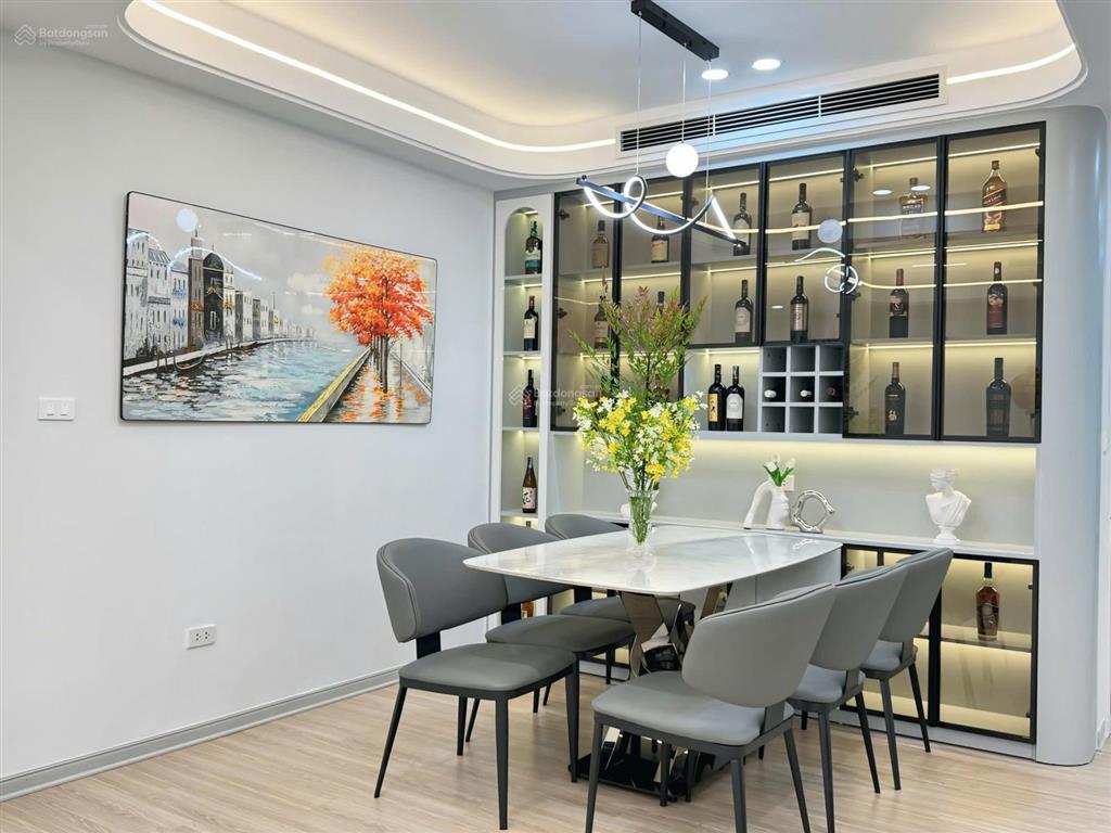 Bán lỗ căn 100m2  3pn, giá 6.5 tỷ, sổ đỏ, full nội thất tại goldmark  0363 890 ***