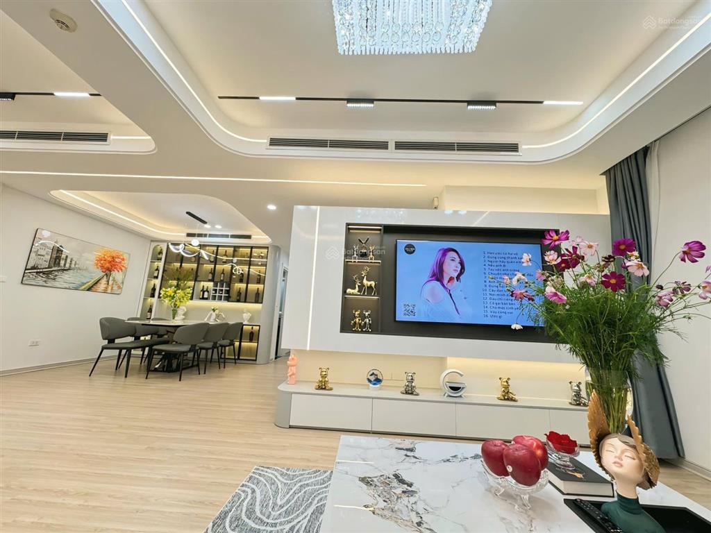Bán lỗ căn 100m2  3pn, giá 6.5 tỷ, sổ đỏ, full nội thất tại goldmark  0363 890 ***