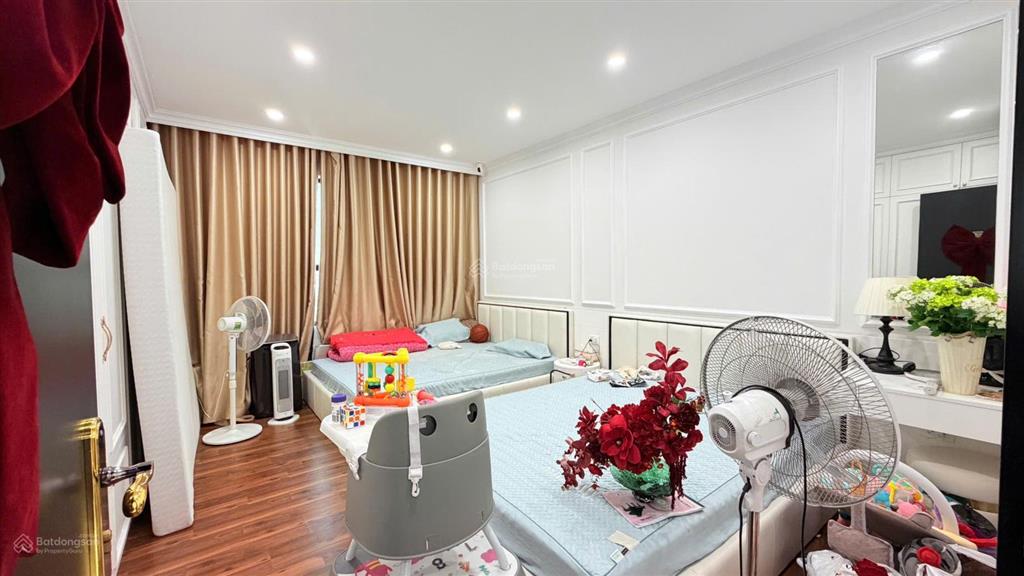 Bán lỗ căn vip 4pn  162m2 / goldmark city / 9,6 tỷ