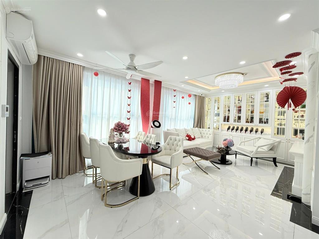 Bán lỗ căn vip 4pn  162m2 / goldmark city / 9,6 tỷ