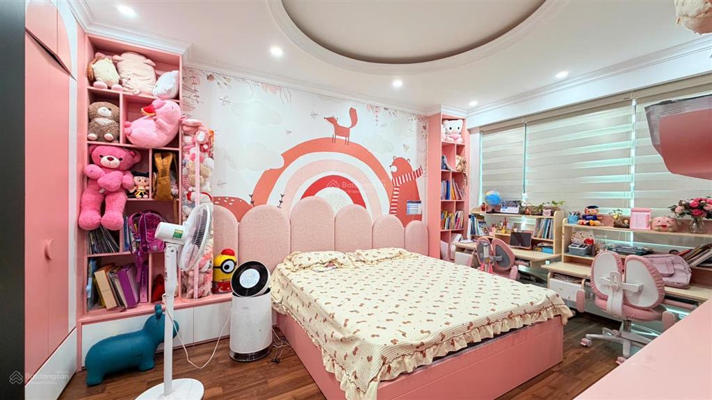 Bán lỗ căn vip 4pn  162m2 / goldmark city / 9,6 tỷ