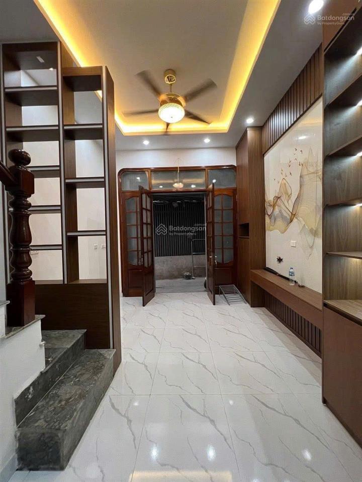 Chính chủ bán nhà 6 tầng ngõ 41 thịnh quang, đống đa  ô tô đỗ cửa, sổ vuông đẹp  7.7 tỷ