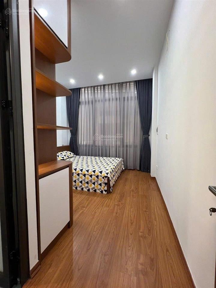 Tôi chính chủ bán nhà 6 tầng mặt ngõ ô tô, nhà mới full nội thất. dt 26m2, 6 tầng, mt 3,5m