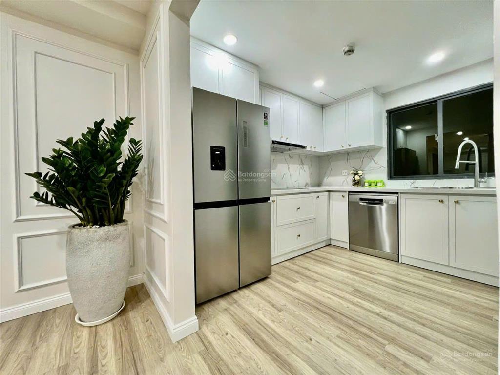 (giá chuẩn) bán căn 3 ngủ 2wc 130m2, hướng mát, nội thất xịn, sẵn sổ đỏ. giá 13 tỷ tòa n04 udic