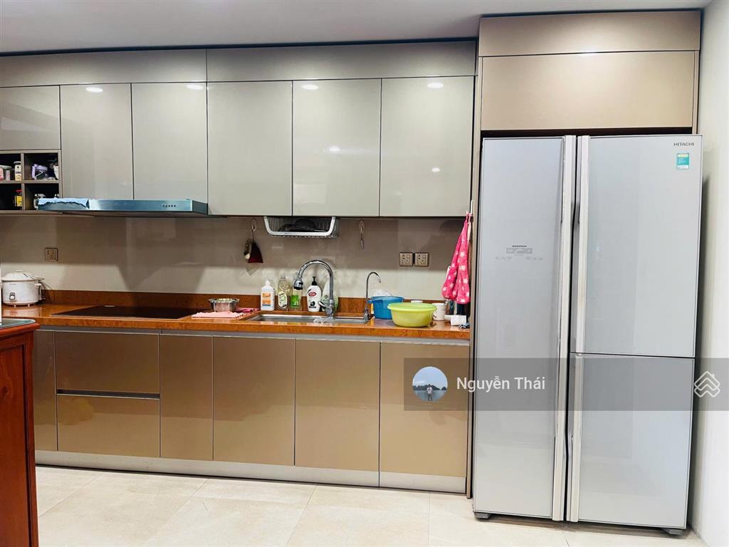 Bán căn góc đông nam 160m2 3pn  2wc, full nội thất, có slot ô tô, sổ đỏ chính chủ. giá 13,9 tỷ n05