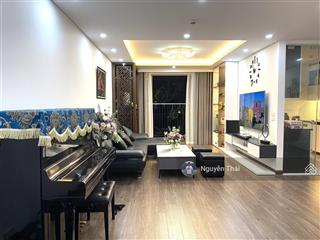 Gia đình bán căn góc 3pn  2wc 125m2 tòa ban cơ yếu, full nội thất, sổ đỏ chính chủ. giá 11 tỷ