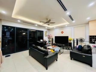 Gia đình bán căn góc 3pn  2wc 136m2 tòa bohemia, ban công đn, full nội thất, có slot. giá 14 tỷ