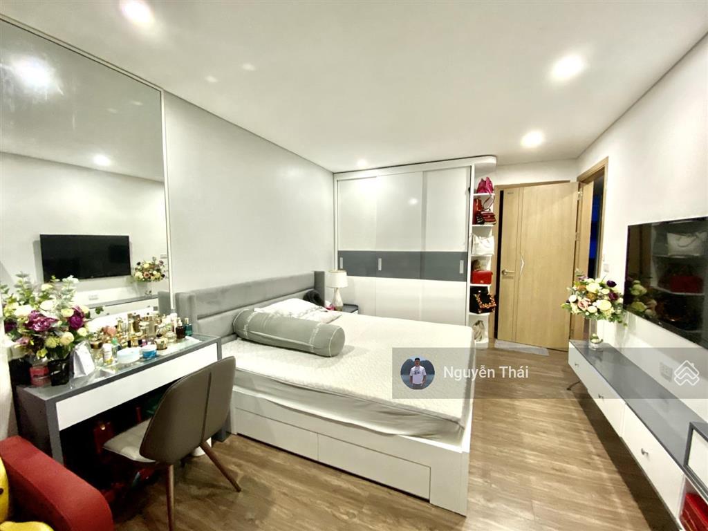 Chính chủ bán căn 3 p ngủ 120m2 tòa c37, full nội thất, nhà đẹp, có slot ô tô, sổ đỏ. giá 8,5 tỷ