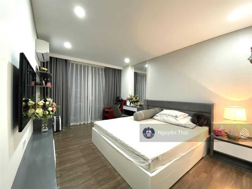 Chính chủ bán căn 3 p ngủ 120m2 tòa c37, full nội thất, nhà đẹp, có slot ô tô, sổ đỏ. giá 8,5 tỷ