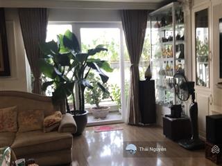 (giá chuẩn) bán căn 3 ngủ 102m2, ban công đông nam, full nội thất đẹp. giá 10,5 tỷ tòa golden park