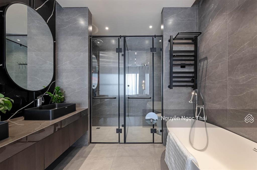(giá chuẩn) bán căn 4 ngủ 3wc 152m2 brg diamond residence, full đồ đẹp, slot ô tô, sổ đỏ. giá 24 tỷ