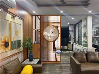 Gia đình bán căn 2 ngủ 2wc 90m2, nhà đẹp, full nội thất, slot ô tô. giá 9,2 tỷ thanh xuân complex