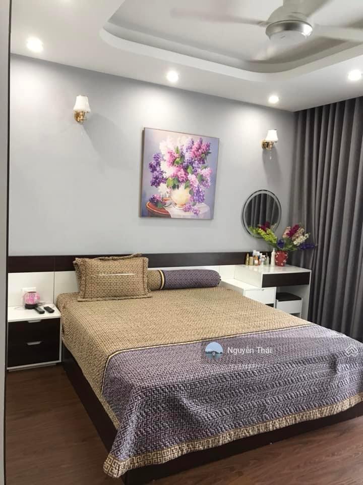 Gia đình bán căn góc đông nam 75m2, 2 ngủ 2wc tòa 60b nguyễn huy tưởng, full nội thất. giá 6,5 tỷ