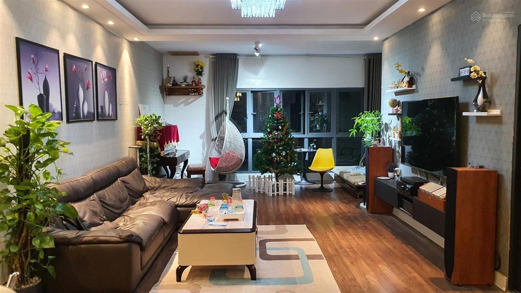 Gia đình bán căn góc 4 ngủ 130m2 chung cư mulberry lane, đủ nội thất, nhà đẹp, sổ đỏ. giá 8,5 tỷ