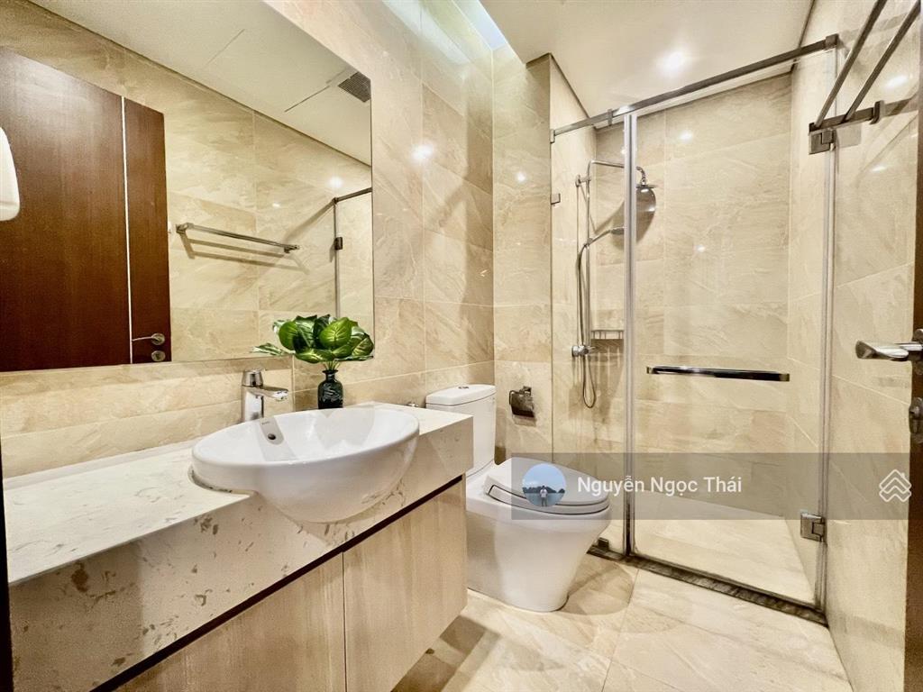(chính chủ) bán căn góc 2 ngủ 78m2 the legend, full nội thất đẹp, có slot ô tô, sổ đỏ. giá 8,1 tỷ