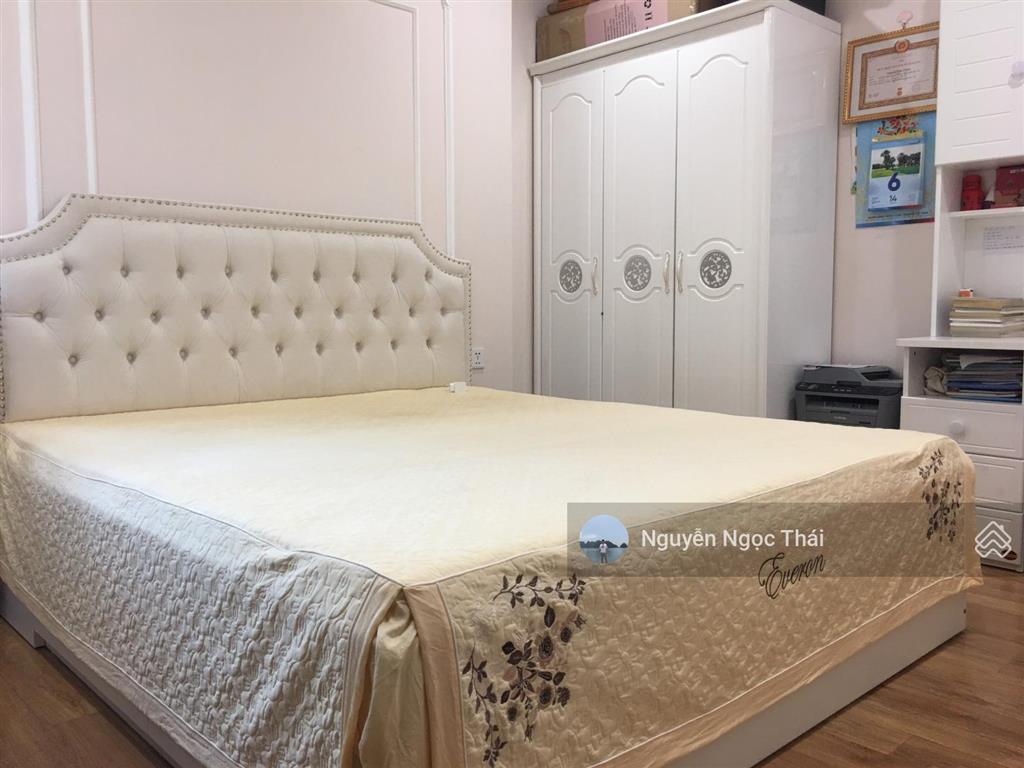 (chính chủ) bán căn góc 2 ngủ 78m2 the legend, full nội thất đẹp, có slot ô tô, sổ đỏ. giá 8,1 tỷ