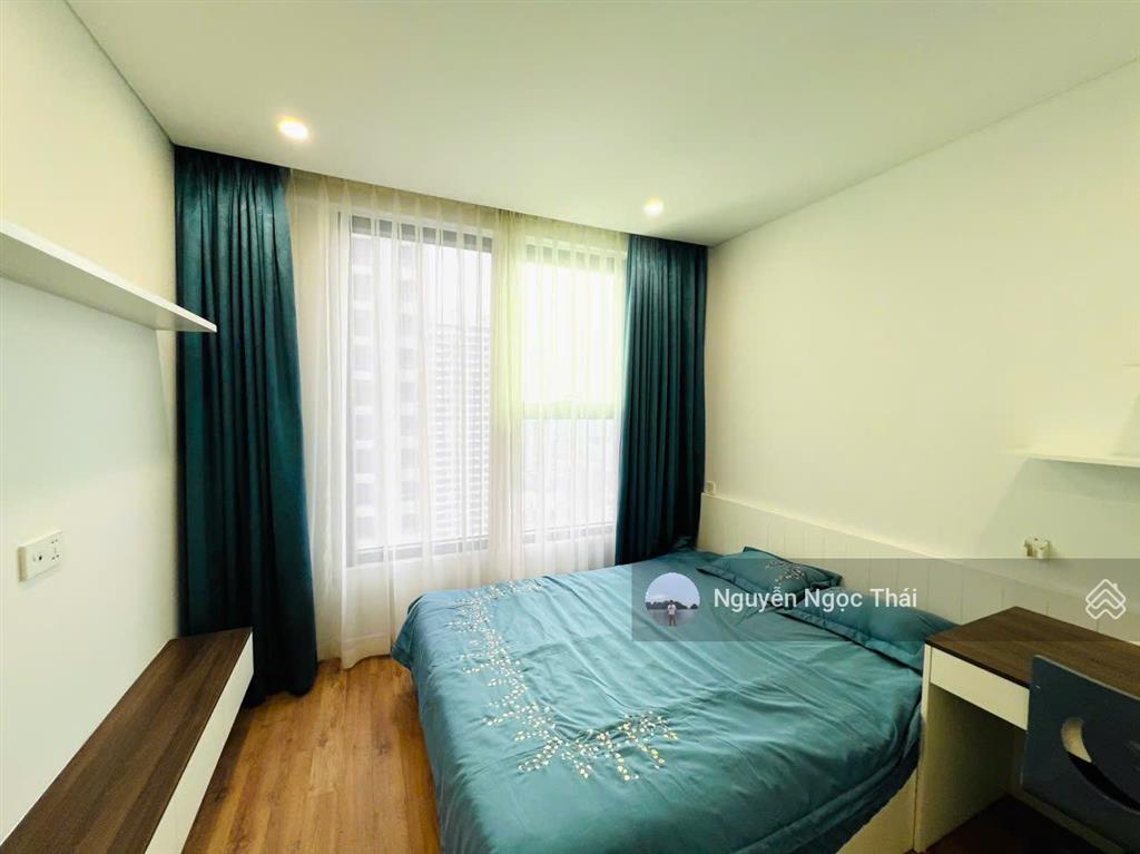 (giá chuẩn) bán căn 2 ngủ 78m2 ban công đông nam, nhà đẹp, slot ô tô, sổ đỏ. giá 5,9 tỷ roman plaza