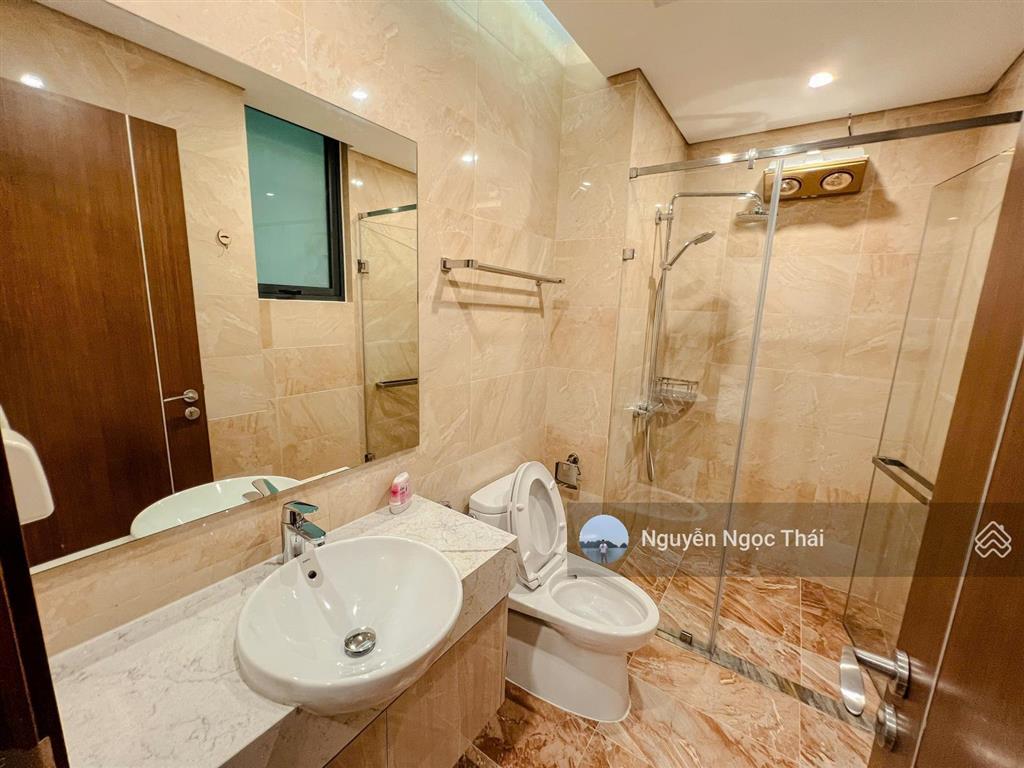(giá chuẩn) bán căn 2 ngủ 78m2 ban công đông nam, nhà đẹp, slot ô tô, sổ đỏ. giá 5,9 tỷ roman plaza