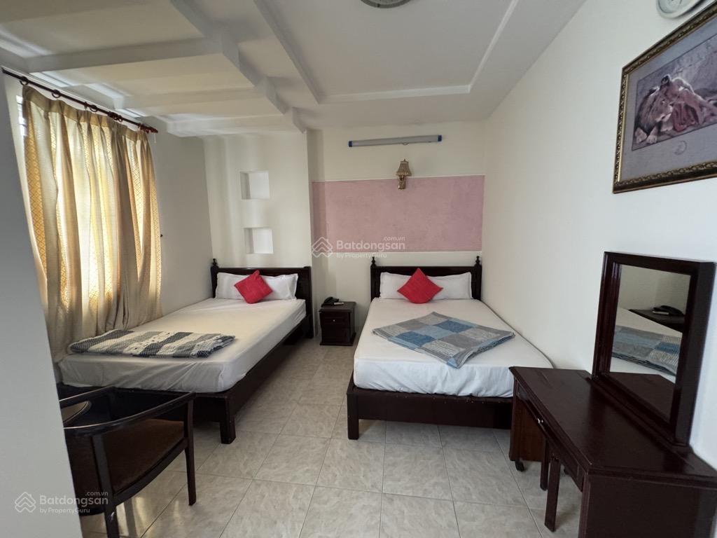 Căn hộ dịch vụ, phú thọ hoà, cho thuê khoán 90tr/th, 7 tầng, đường 16m  26 phòng, wc khép kín.