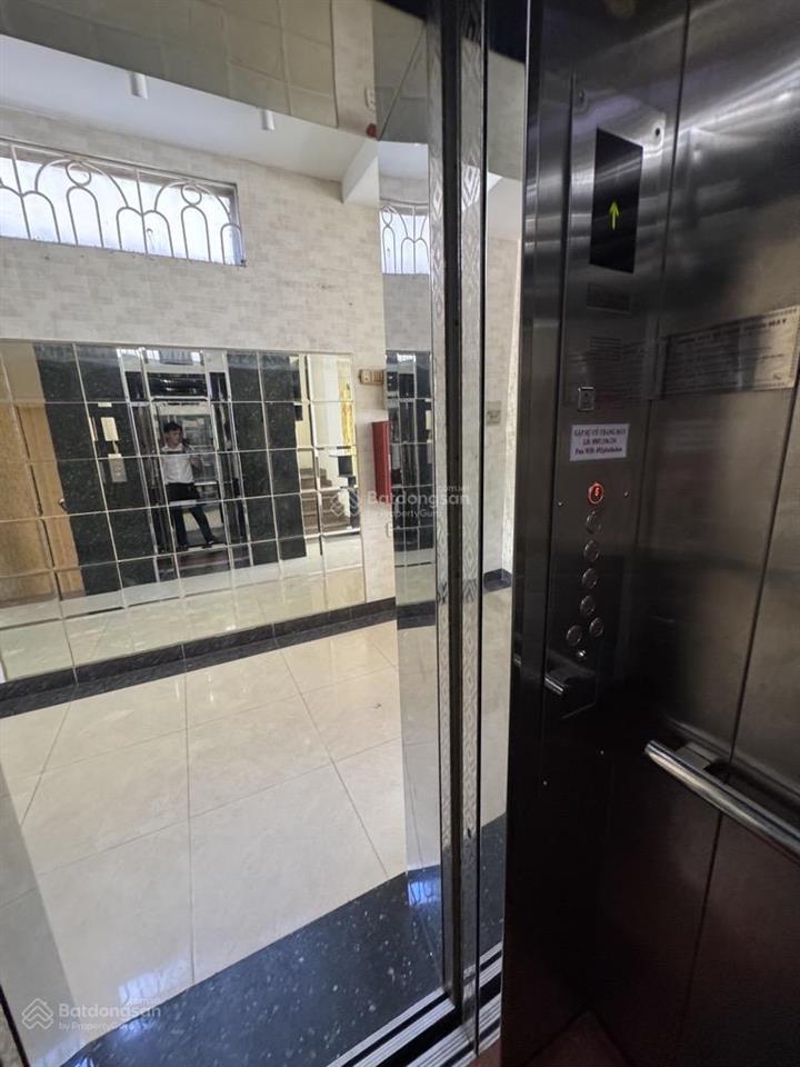 Căn hộ dịch vụ, phú thọ hoà, cho thuê khoán 90tr/th, 7 tầng, đường 16m  26 phòng, wc khép kín.