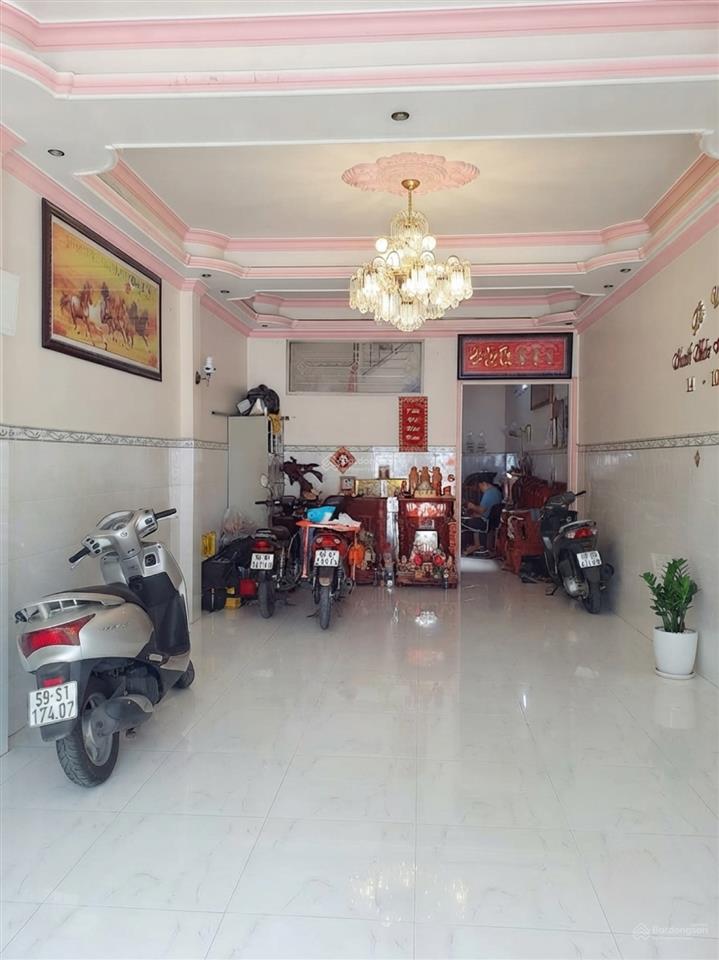 Nhà chính chủ bùi tư toàn, 120m2 (4.5x27m), 3 tầng chỉ 8 tỷ thương lượng, đang cho thuê 25tr/th