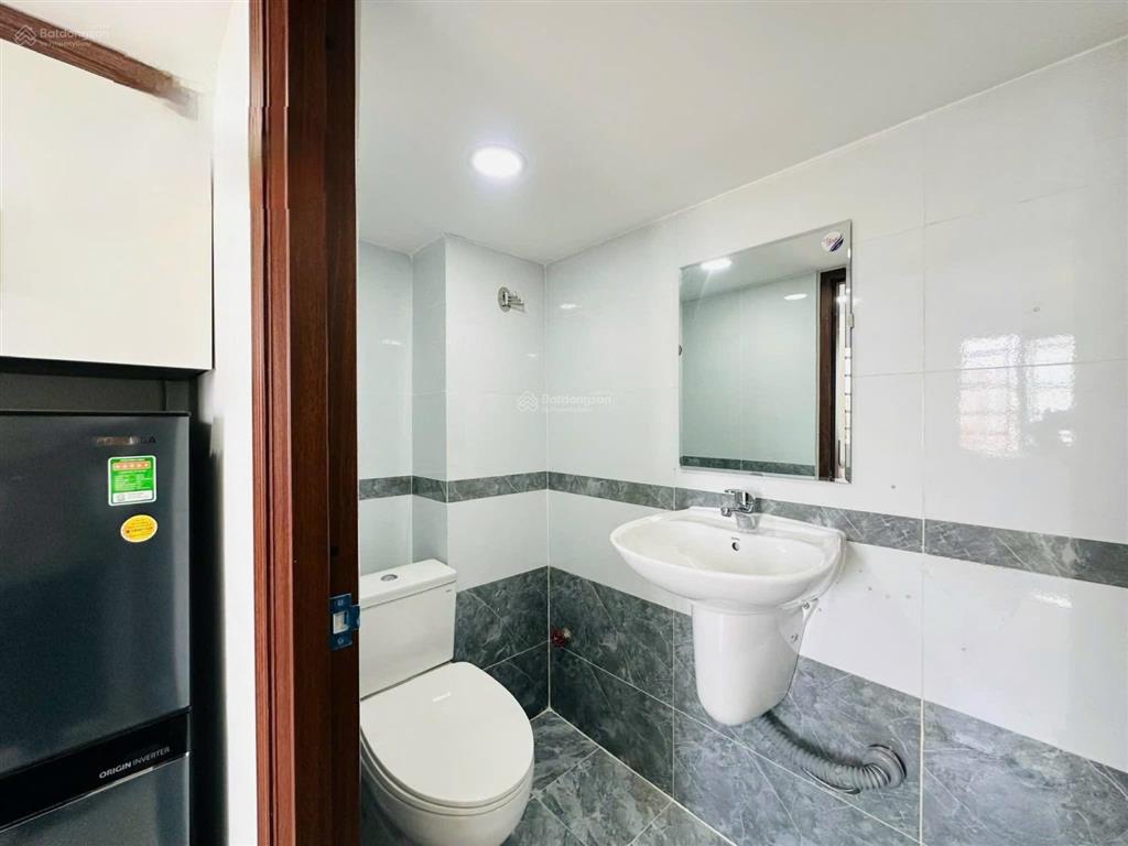 Căn hộ dịch vụ mặt tiền chợ bà hom  120m2 (6x20m)  sẵn tn 50tr/th  chỉ 11,x tỷ