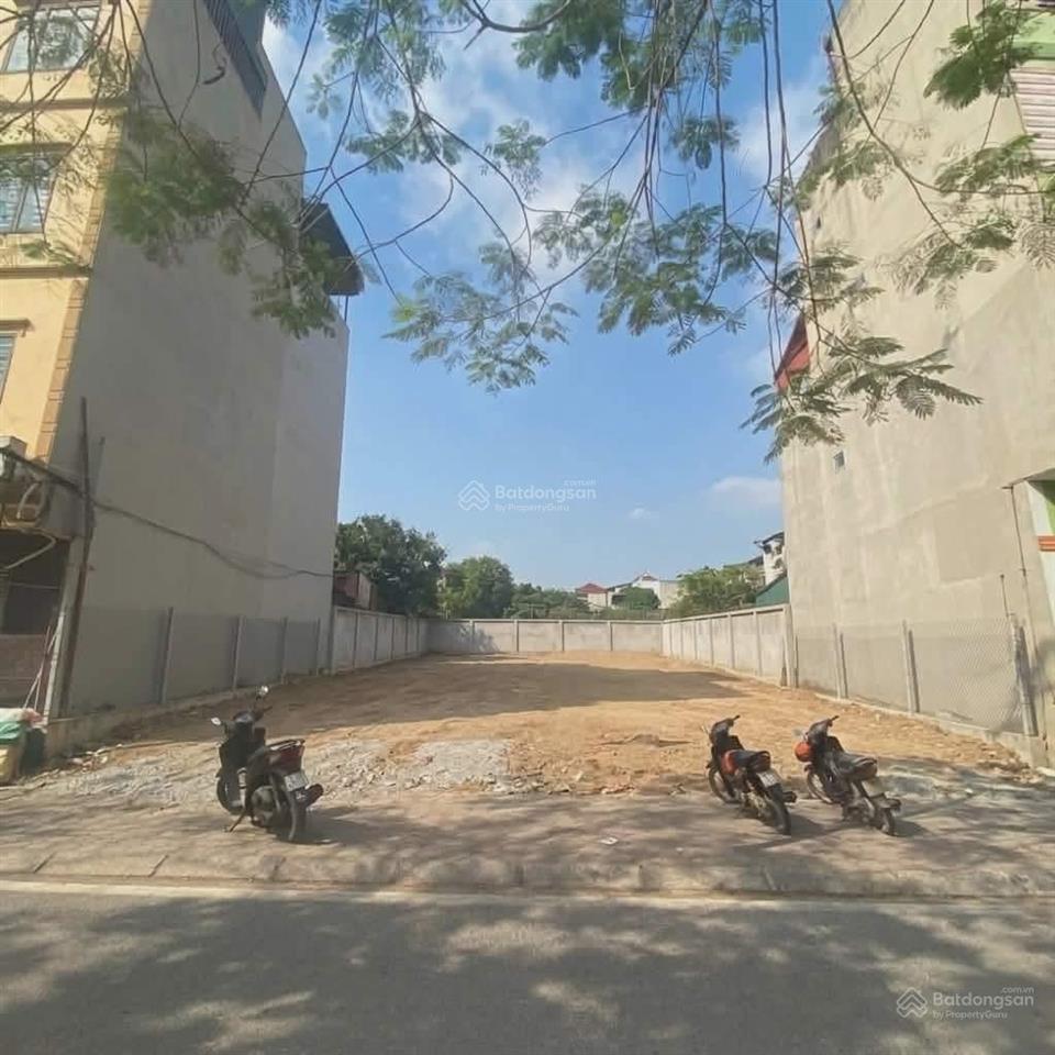 Lô đất vàng còn sót laị mặt tiền 9mvừa ở, vừa kd văn phòng vỉa hè rộng gần chợ, trường 2 ô tô tr