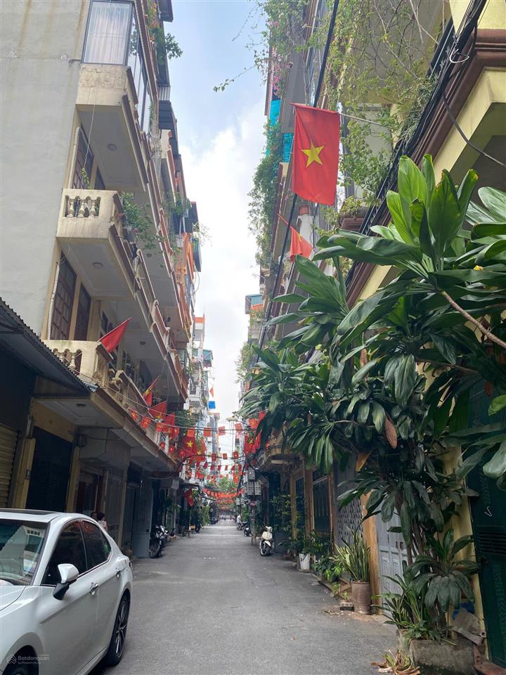 Cho thuê nhà dương văn bé  vĩnh tuy, ngõ ô tô tránh  16tr