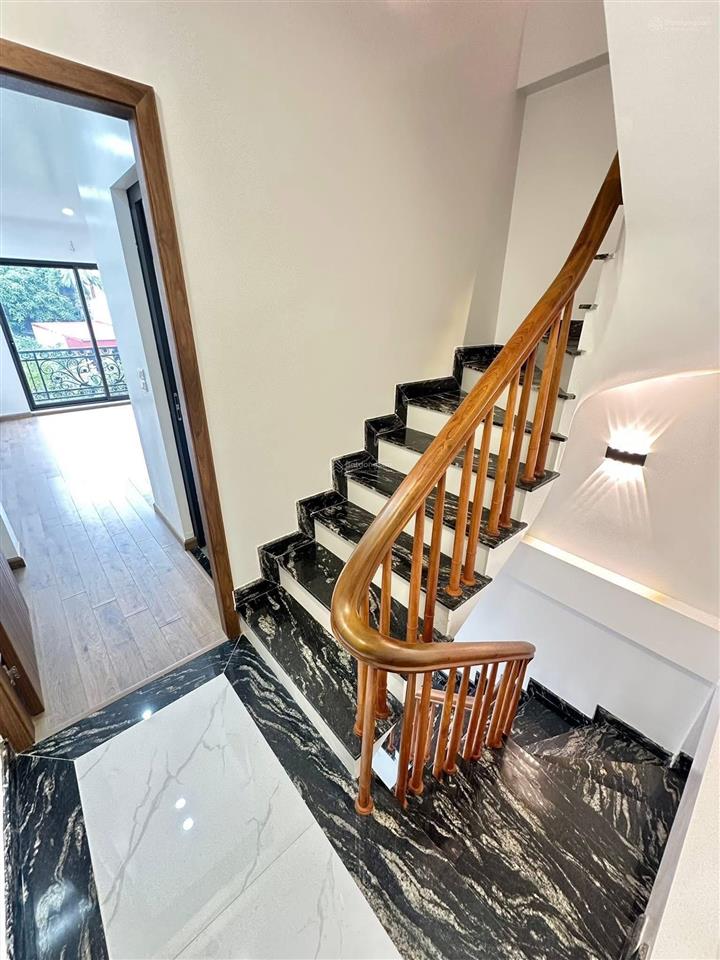 Bán nhà vân canh sát trịnh văn bô kéo dài nhổn. oto đỗ cửa kinh doanh tốt 37m24 tầng mới tinh.