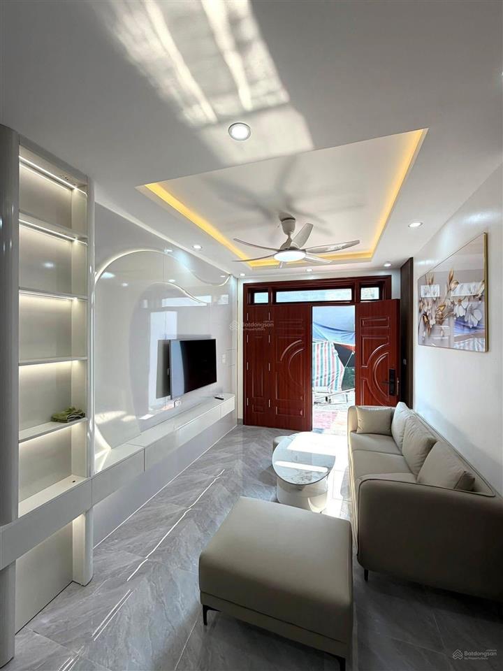 Bán nhà lai xá sát nhổn 34m5tầng full nội thất oto đỗ ngay cổng