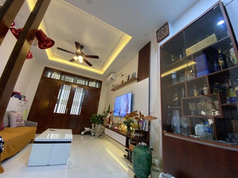 LẠC LONG QUÂN - Ô TÔ NGÕ THÔNG - PHÂN LÔ - GẦN HỒ TÂY - FULL NỘI THẤT - 5 TẦNG ĐẸP