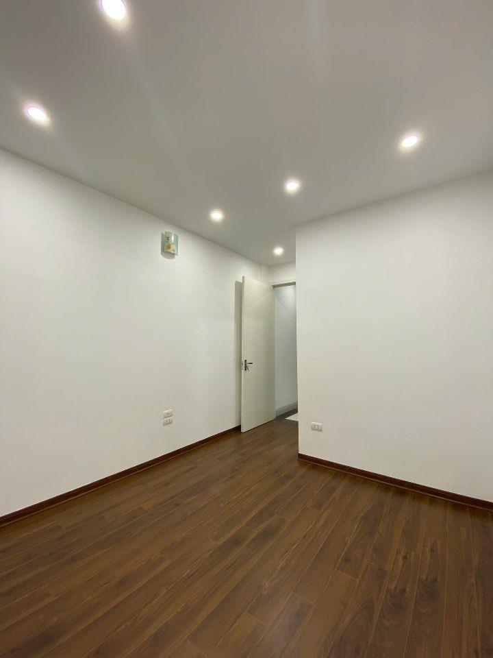 XUÂN LA 54M2 - Ô TÔ ĐỖ CỬA - THANG MÁY - 6 NGỦ - NGÕ THÔNG - GẦN HỒ TÂY