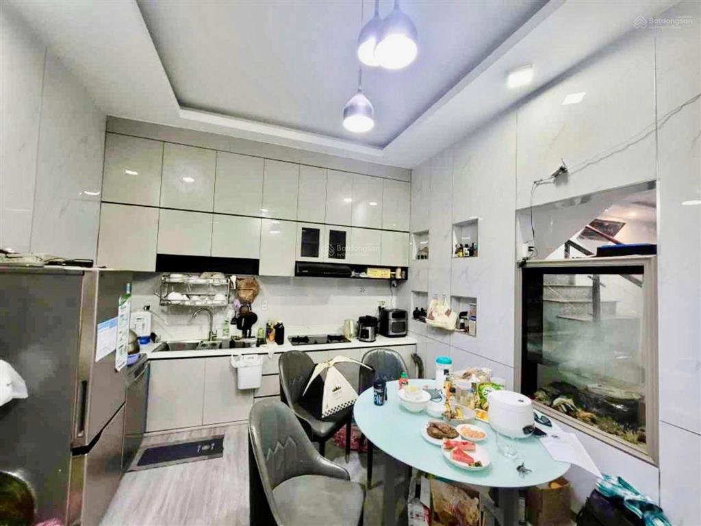 Bán nhà đẹp 2 tầng (4x16), hẻm nhựa 8m, xe hơi vào nhà, hậu giang quận 6