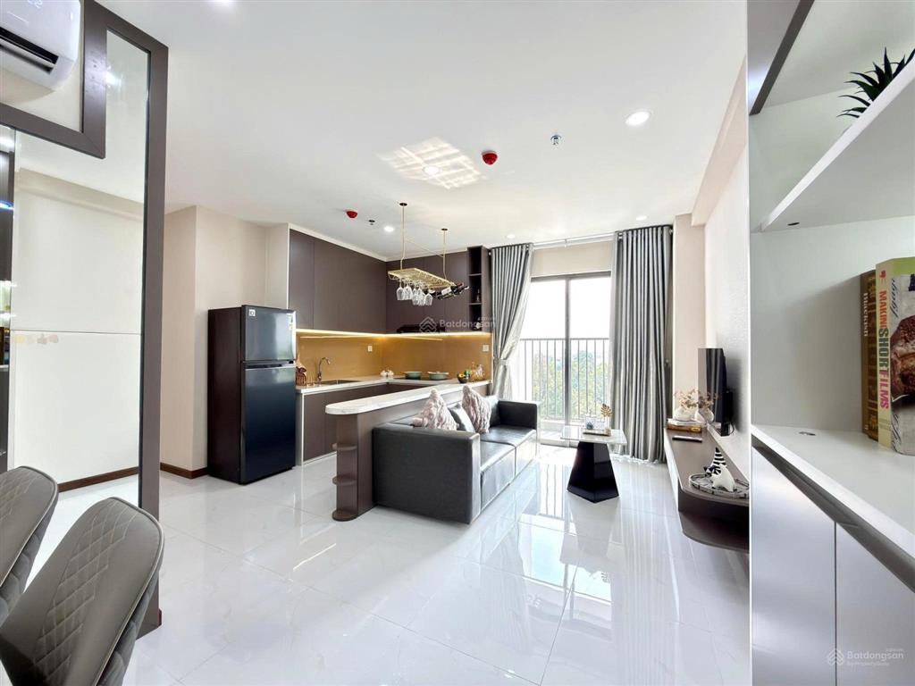 Bán gấp chung cư diamon boulevard chỉ 2.4 tỷ/căn 2pn tặng full nội thất , hỗ trợ trả góp không vay