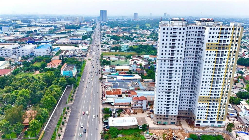 Bán gấp căn hộ diamond boulevard mặt tiền ql13 nhận nhà ở ngay tặng full nội thất trong tháng 6