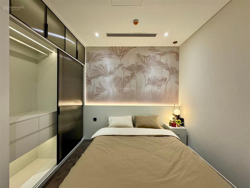 Cho thuê căn hộ eurowindow 27 trần duy hưng, 2pn, ban công đông nam, đồ đẹp giá 16tr/th