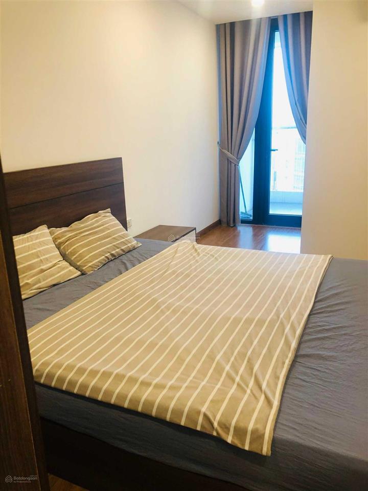 Chính chủ cho thuê căn hộ hà nội center point 27 lê văn lương, 2 phòng ngủ đủ đồ, giá 15tr/th