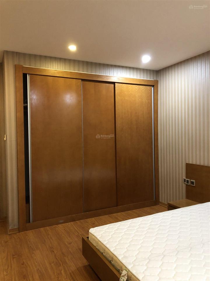 Cho thuê căn hộ n04  udic hoàng đạo thúy, 3pn full đồ, ban công đông nam, giá 22tr/tháng