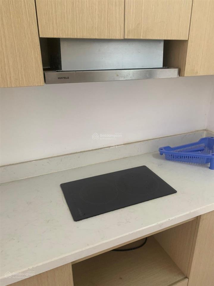Cho thuê golden west  số 2 lê văn thiêm 2pn 82m², đủ đồ cơ bản, giá 13tr/tháng