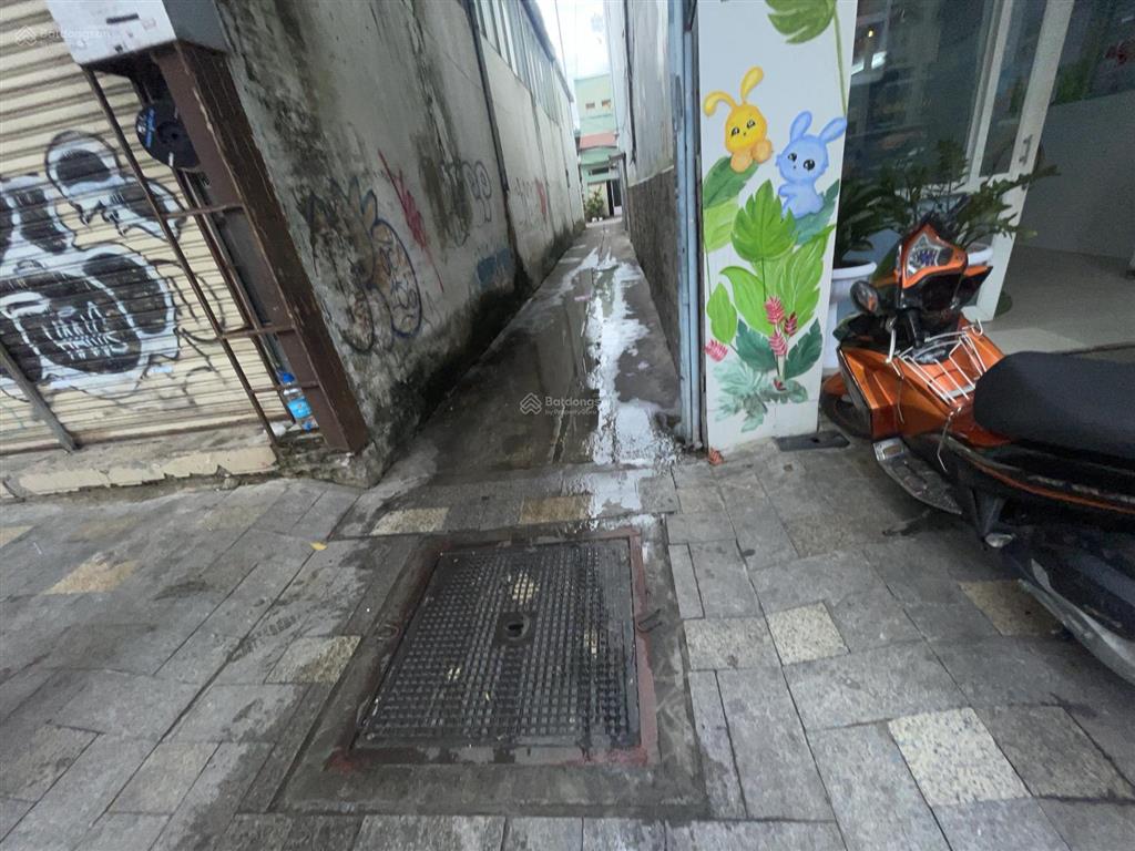 Vị trí thuận lợi kinh doanh phù hợp xây dựng tòa nhà văn phòng, khách sạn