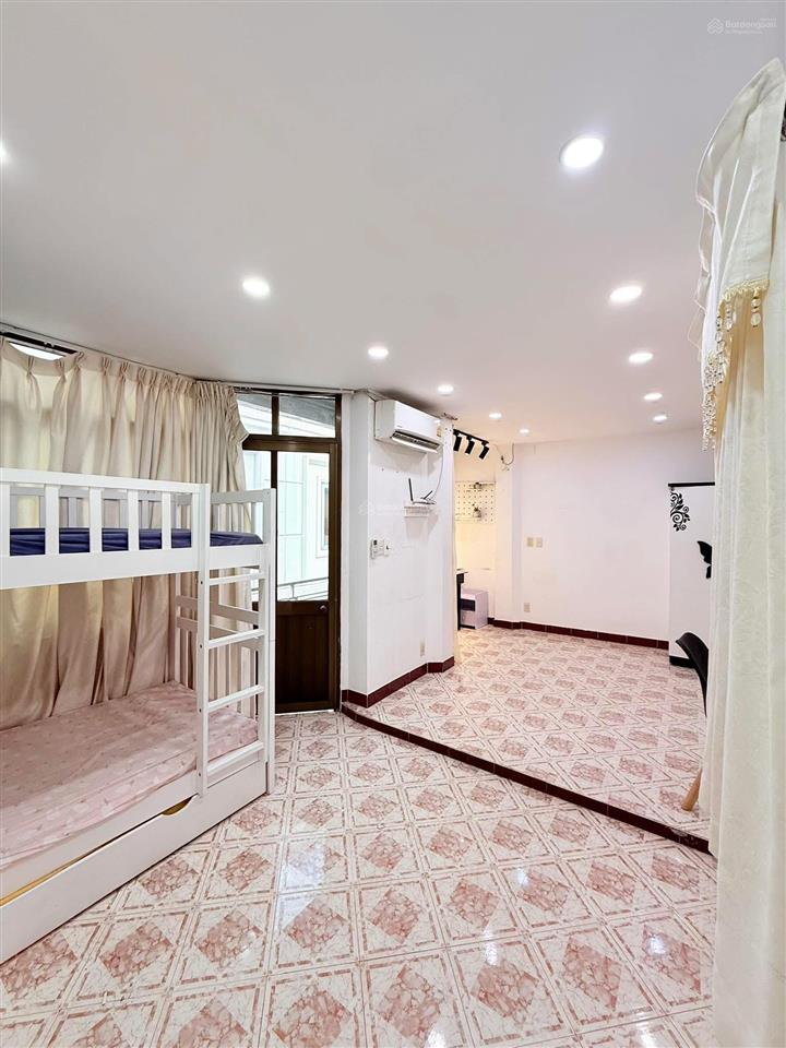 Nhà q.1 sát mặt tiền  5 tầng btct 4pn master  dt 40m ngang 6m xây full sổ a4  chỉ 9.x tỷ.