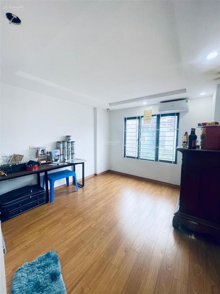 Bán nhà 5 tầng ngọc trục, 48m2, 30m ra ô tô, nhà xây chắc chắn, 3 bước ra lê quang đạo, giá 6.2 tỷ