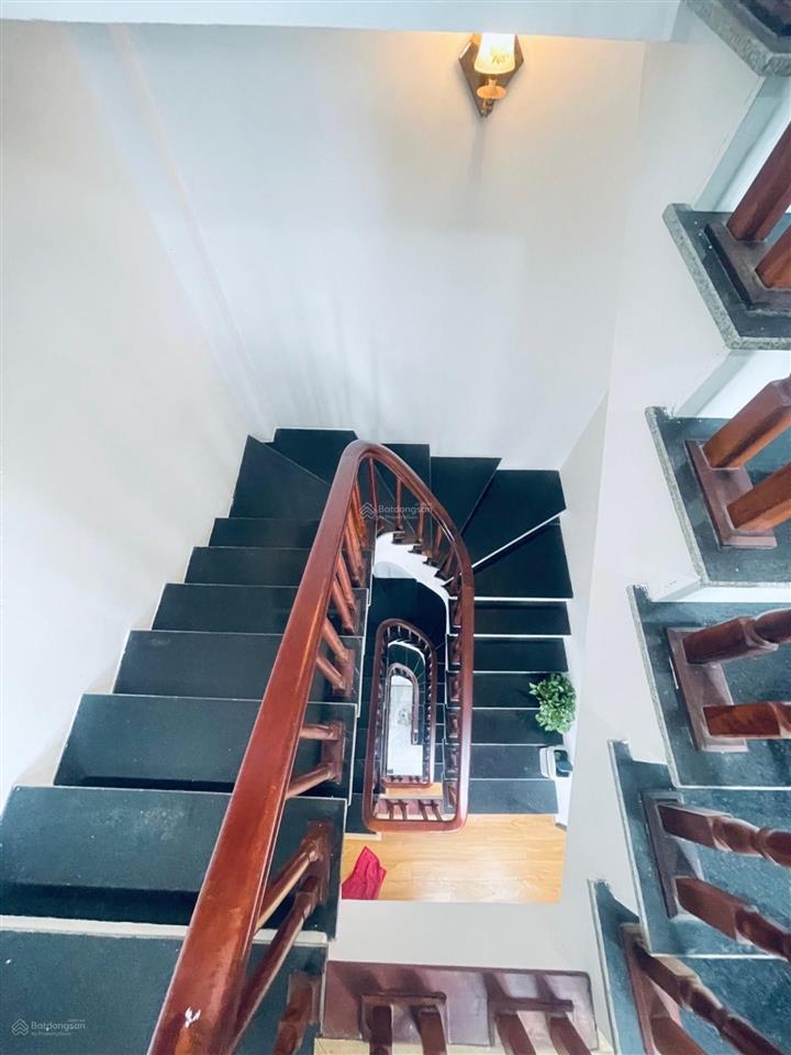 Bán nhà 5 tầng ngọc trục, 48m2, 30m ra ô tô, nhà xây chắc chắn, 3 bước ra lê quang đạo, giá 6.2 tỷ