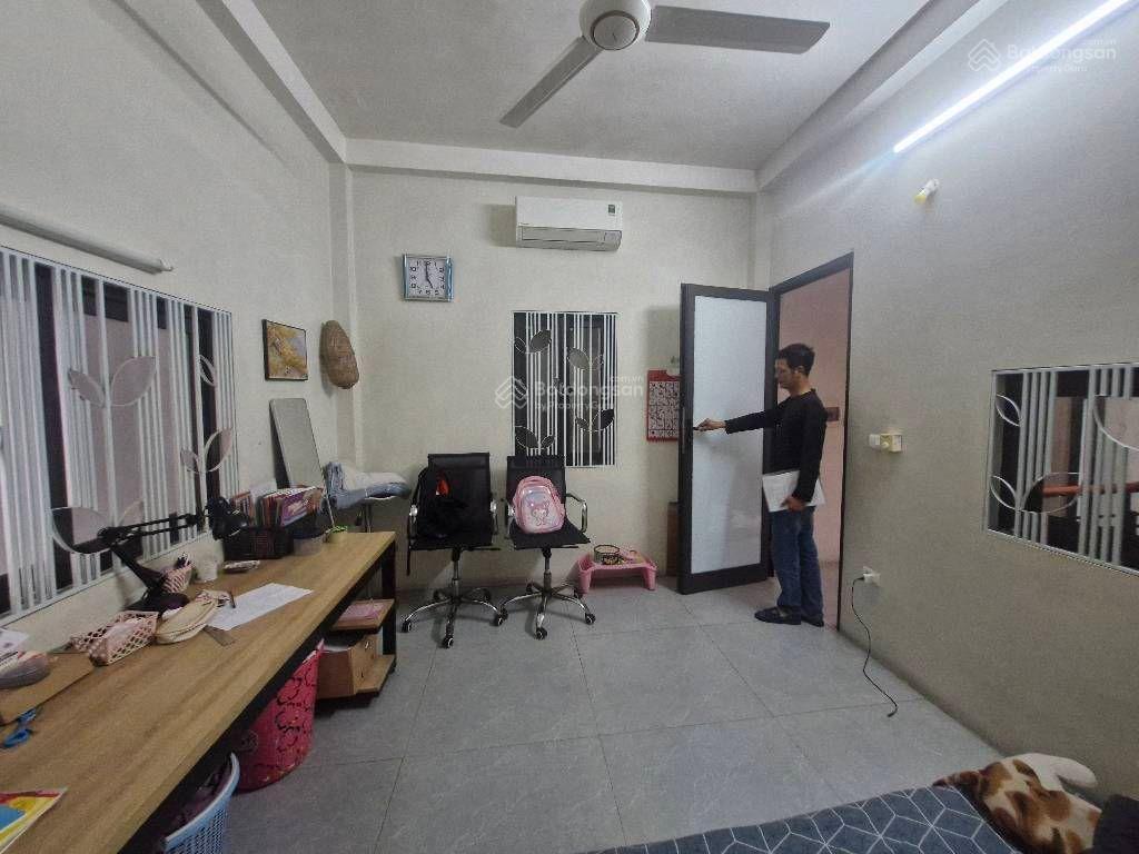 Nhà đẹp an khánh  bãi ô tô xung quanh nhà  mặt tiền 5m  52m2  giá chỉ 4 tỷ