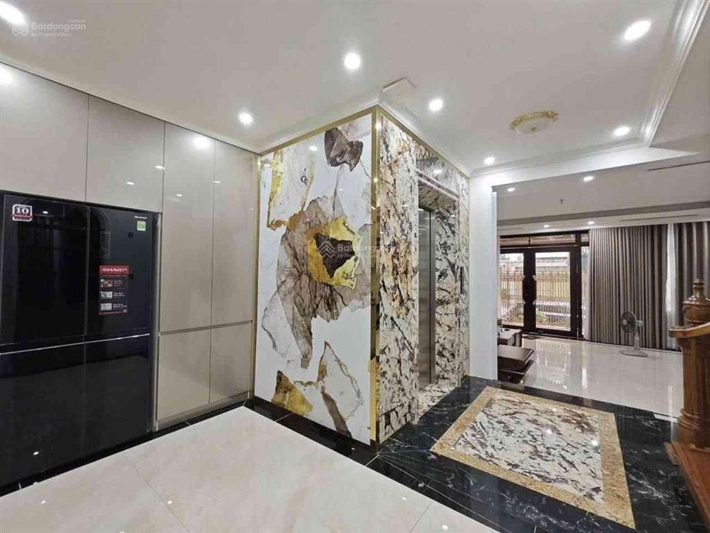 Bán biệt thự văn phú, hà đông, 200m2, 4 tầng, 6pn, gara ô tô, sân vườn thoáng, giá 50 tỷ